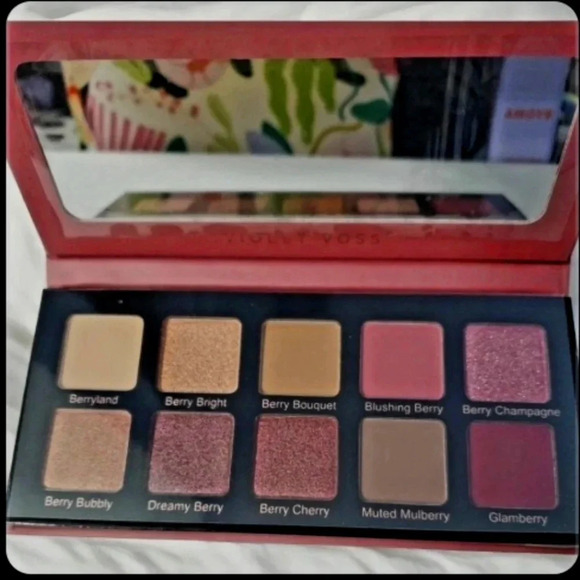 VIOLET VOSS DREAMS BERRIES N' CREAM EYESHADOW New in box - Picture 3 of 6